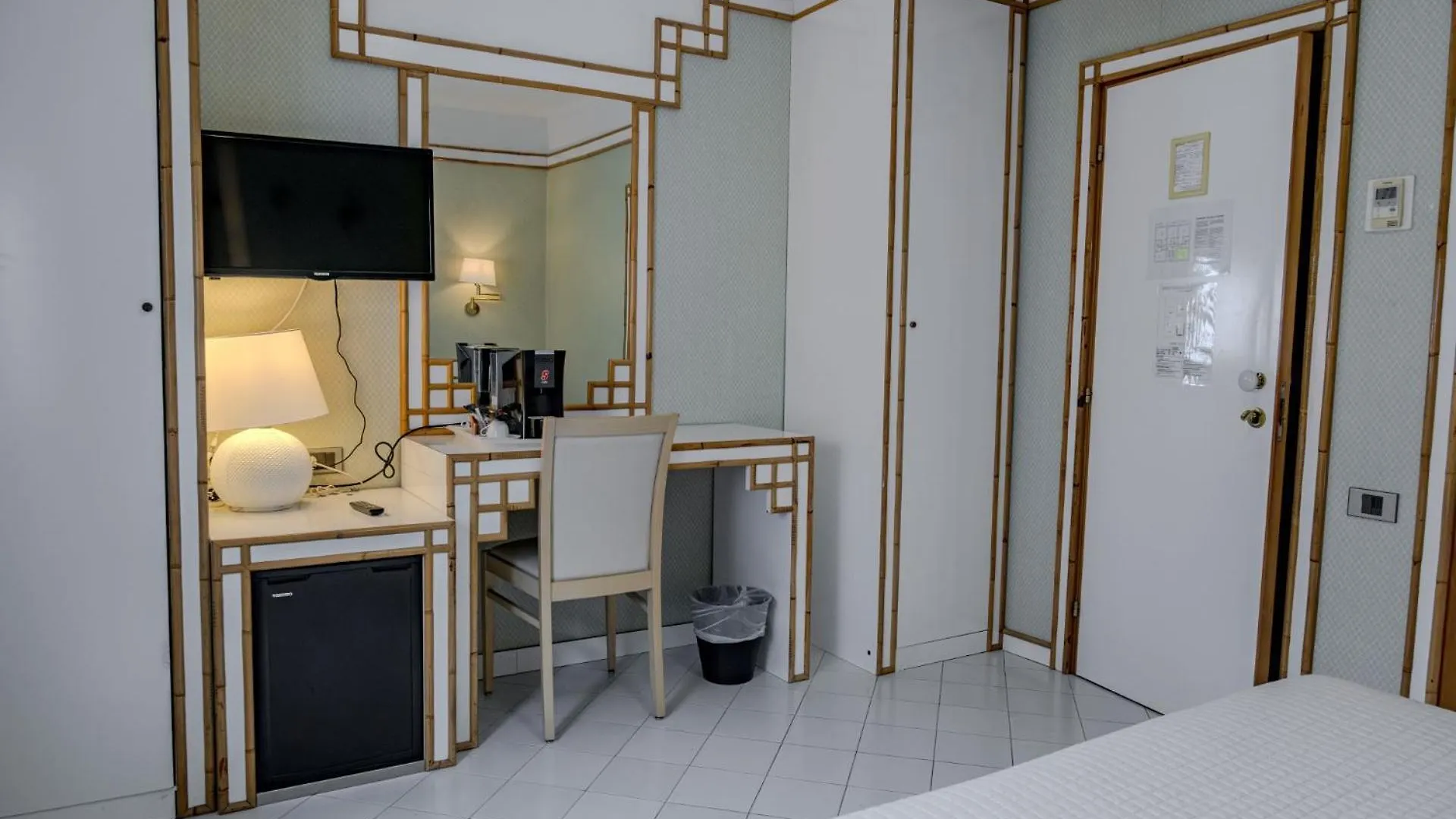 Hotel President - Vintage Hotel In Centro Riccione