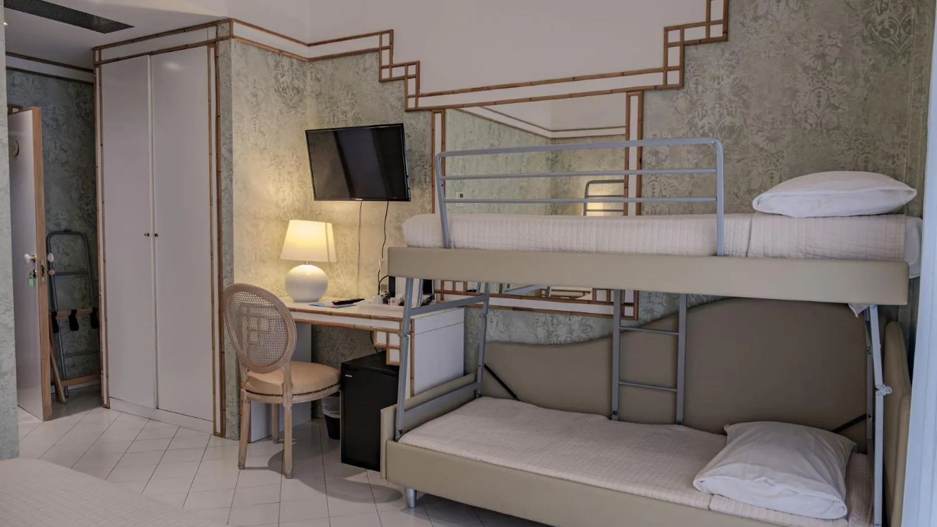 Hotel President - Vintage Hotel In Centro Riccione Italy