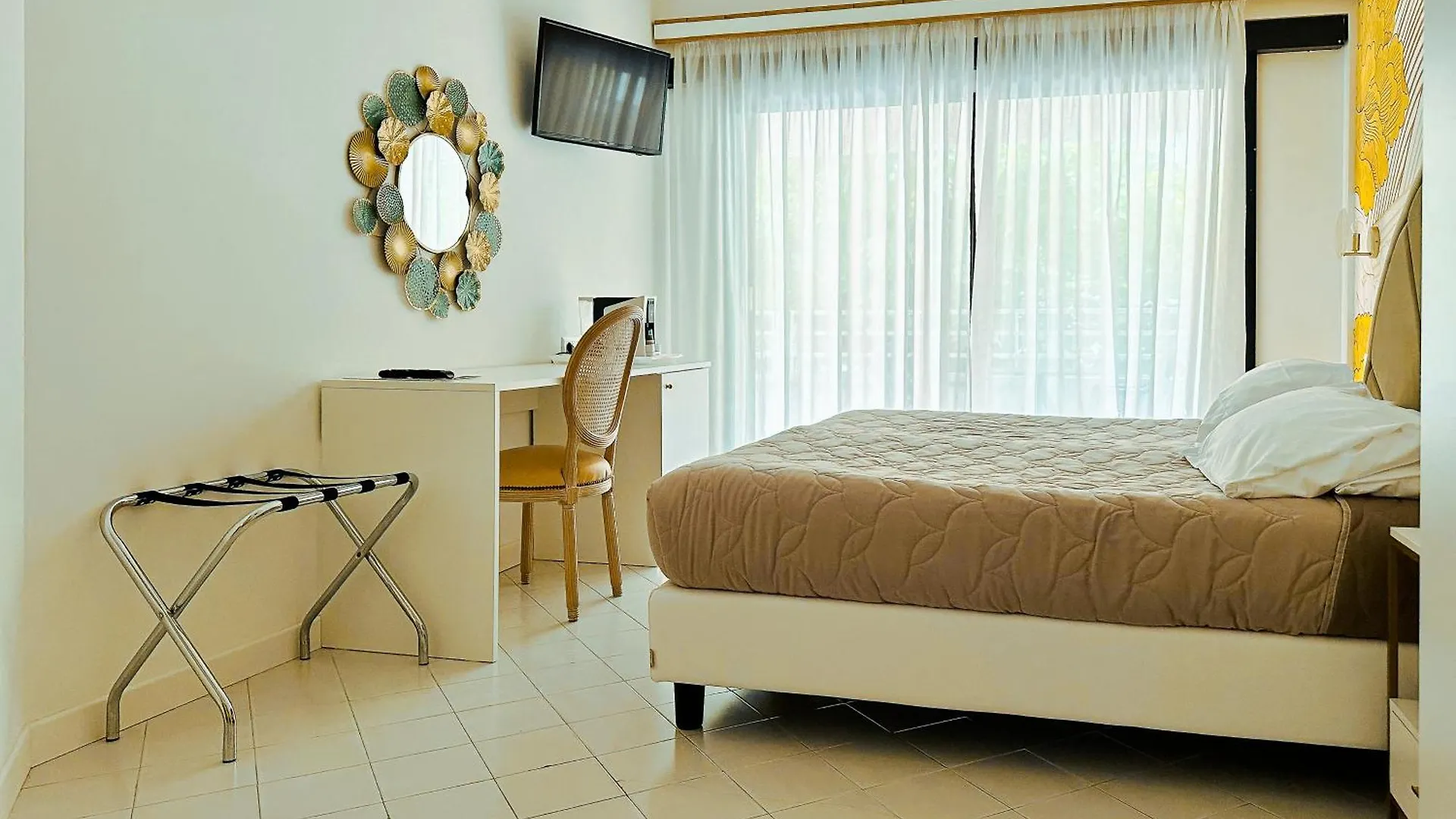 Hotel President - Vintage Hotel In Centro Riccione