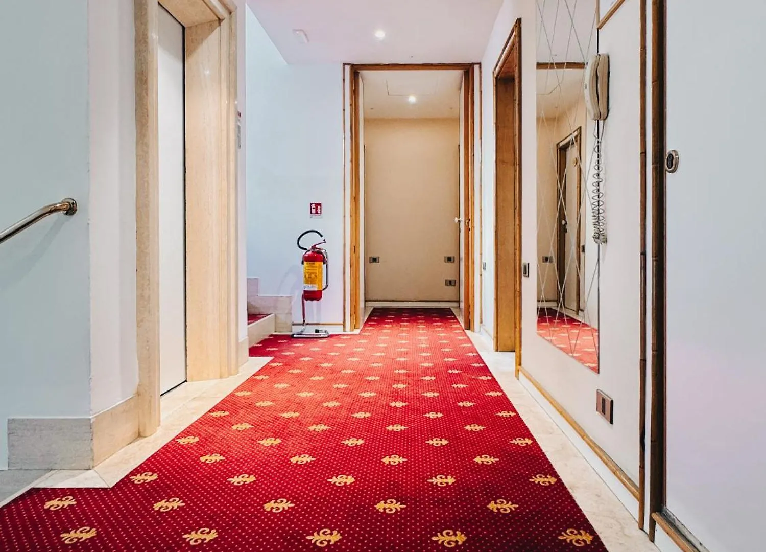 Hotel President - Vintage Hotel In Centro Riccione