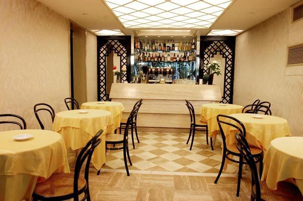 Hotel President - Vintage Hotel In Centro Riccione