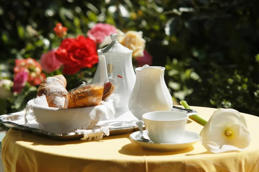 Hotel President - Vintage Hotel In Centro Риччоне 4*,