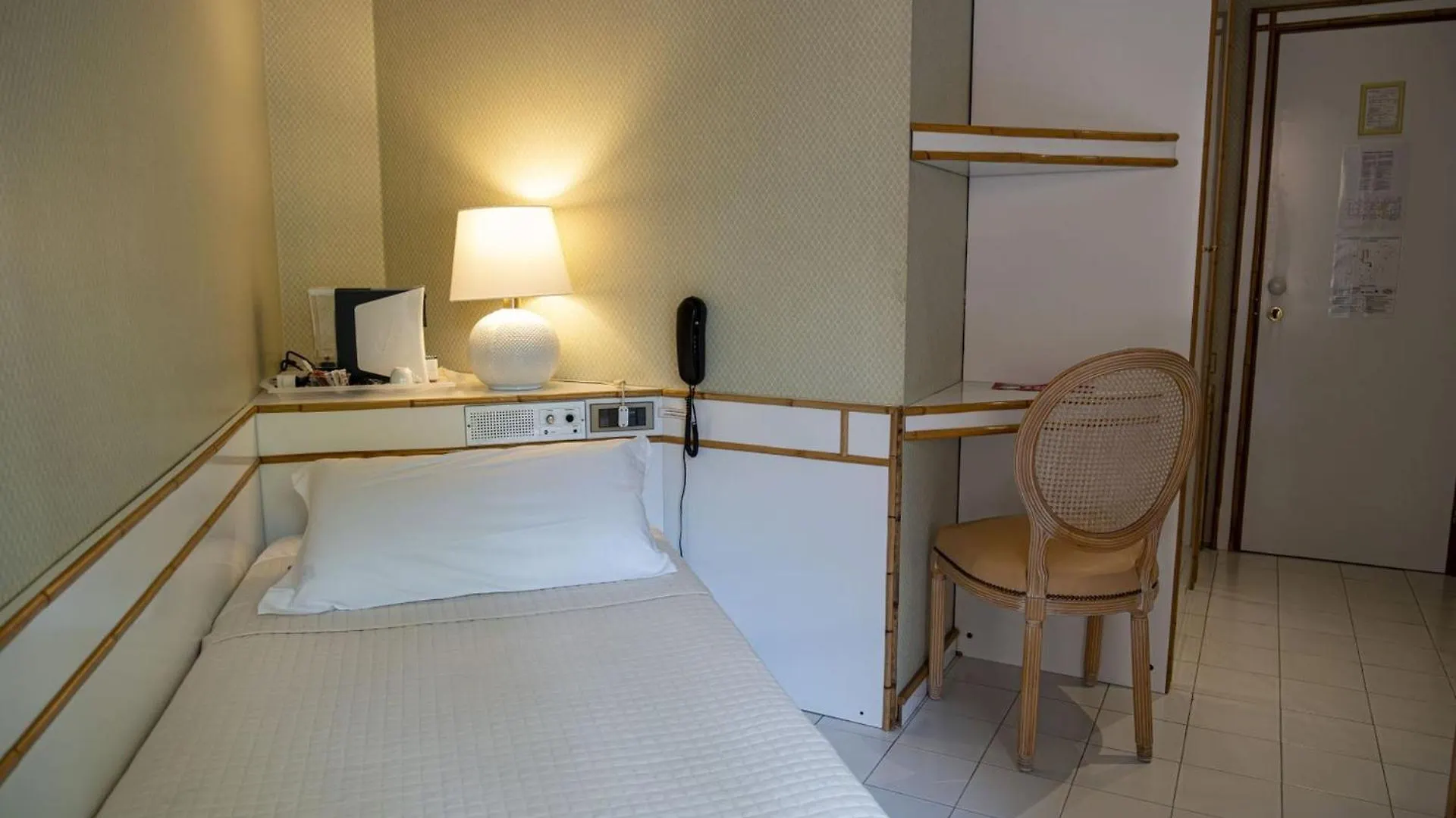 ****  Hotel President - Vintage Hotel In Centro Риччоне Италия