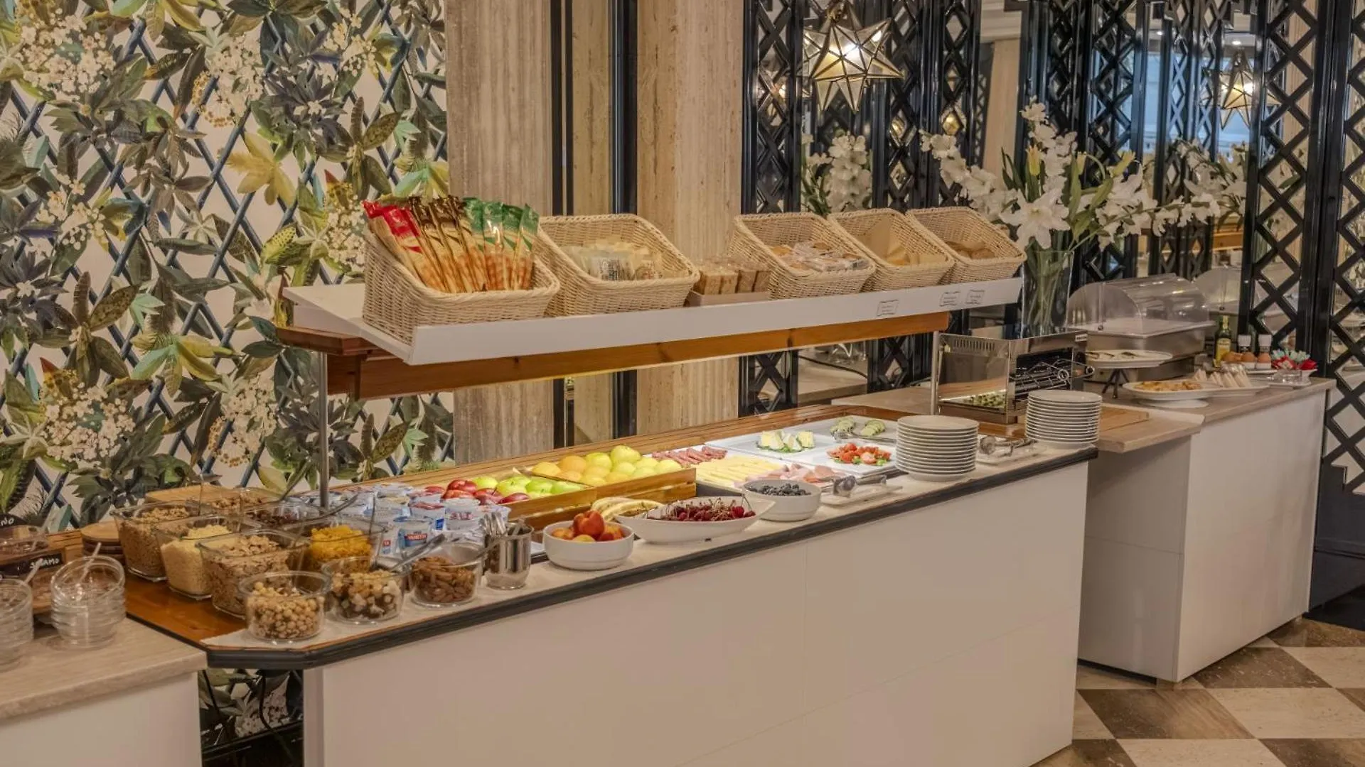 Hotel President - Vintage Hotel In Centro Риччоне