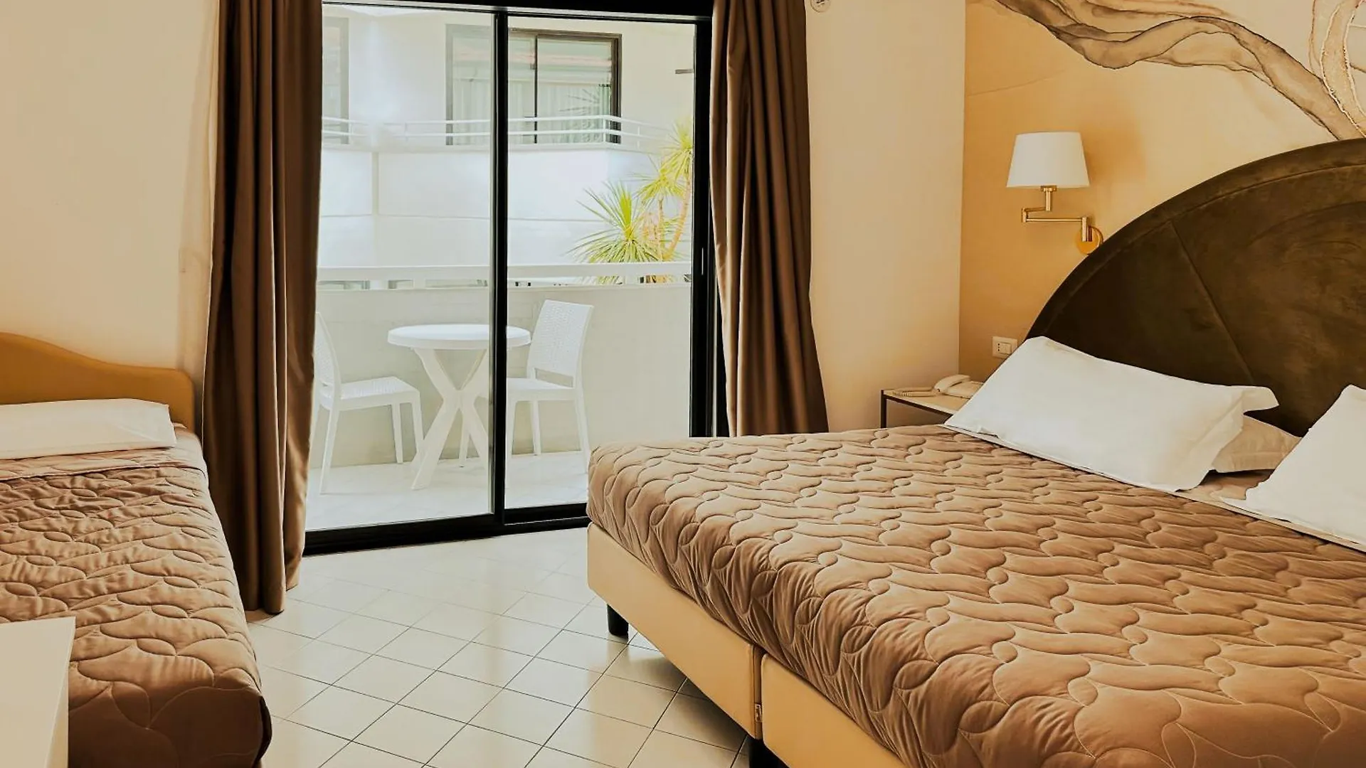 Hotel President - Vintage Hotel In Centro Риччоне 4*,