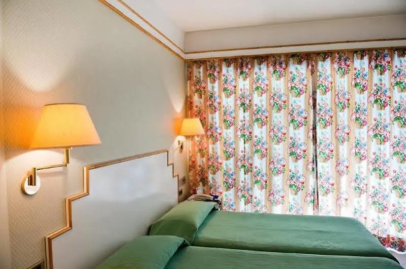 Hotel President - Vintage Hotel In Centro Riccione