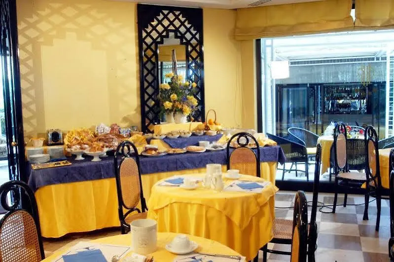 Hotel President - Vintage Hotel In Centro Riccione